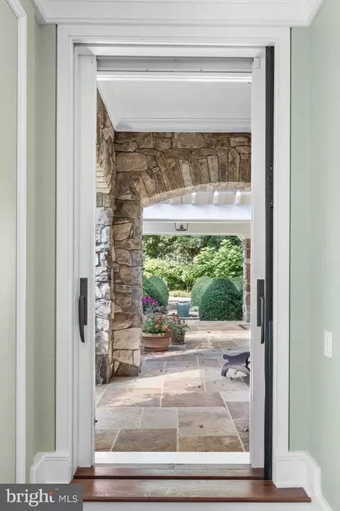 1880 Virginia Ave, Mclean, VA 22101 photo 15