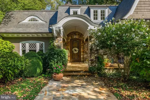 1880 Virginia Ave, Mclean, VA 22101 photo 4