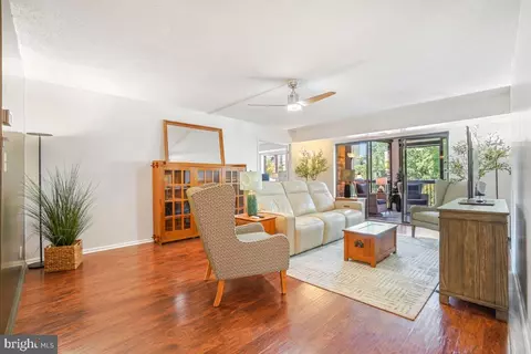 5904 Mount Eagle Dr #401, Alexandria, VA 22303