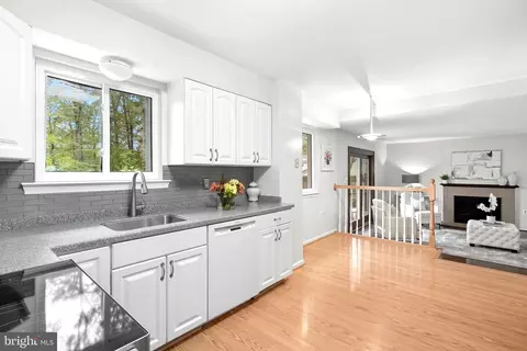 8901 Judson Ct, Burke, VA 22015 photo 15