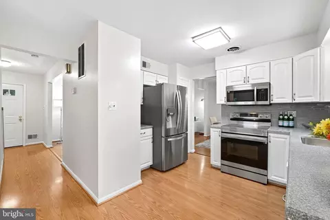 8901 Judson Ct, Burke, VA 22015 photo 13