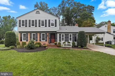 8901 Judson Ct, Burke, VA 22015 photo 2