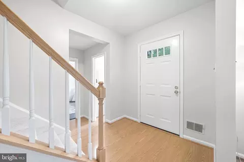 8901 Judson Ct, Burke, VA 22015 photo 5