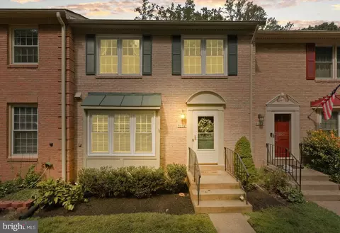 9034 Rosewall Ct, Springfield, VA 22152