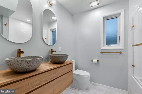 Bath - 5920 Atteentee Rd, Springfield, VA 22150 photo 1 of 3