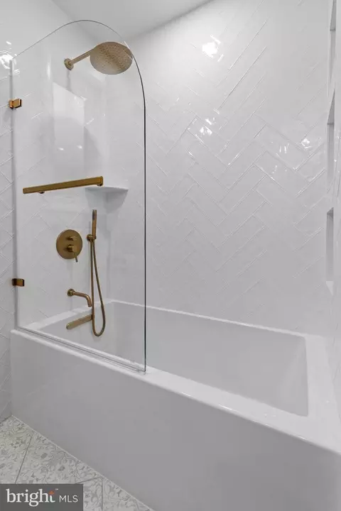 Bath - 5920 Atteentee Rd, Springfield, VA 22150 photo 2 of 3