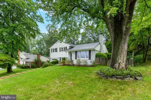 Exterior - 5920 Atteentee Rd, Springfield, VA 22150 photo 3 of 8