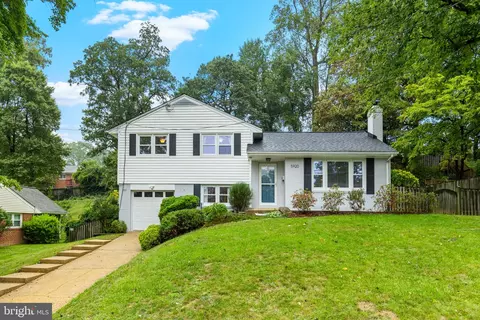 5920 Atteentee Rd, Springfield, VA 22150