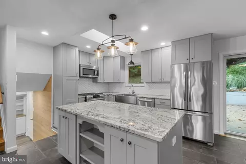 Kitchen - 5920 Atteentee Rd, Springfield, VA 22150 photo 1 of 4