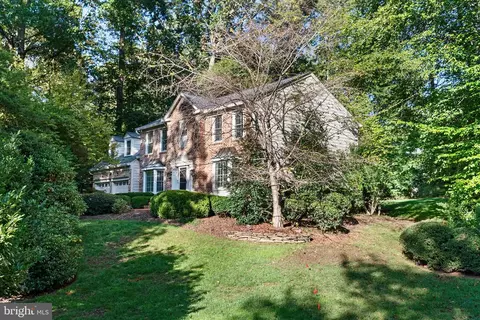 10621 Beechnut Ct, Fairfax Station, VA 22039