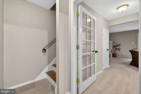Entry Way - 6517 Orono Ct, Springfield, VA 22152 photo 5 of 10