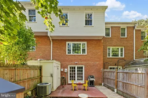 Exterior - 6517 Orono Ct, Springfield, VA 22152 photo 4 of 7
