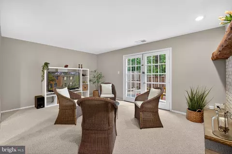 Living - 6517 Orono Ct, Springfield, VA 22152 photo 2 of 2