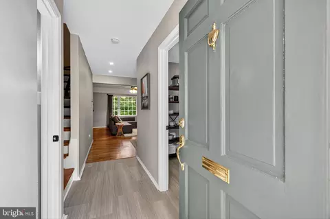 Entry Way - 6517 Orono Ct, Springfield, VA 22152 photo 1 of 10