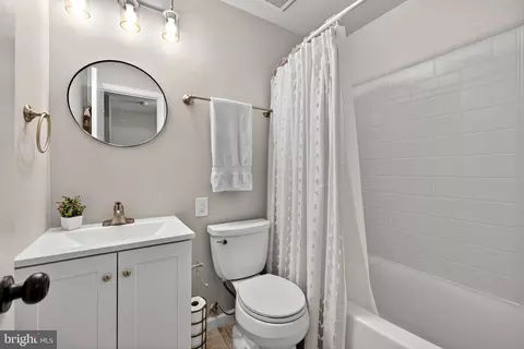 Bath - 6517 Orono Ct, Springfield, VA 22152 photo 4 of 4