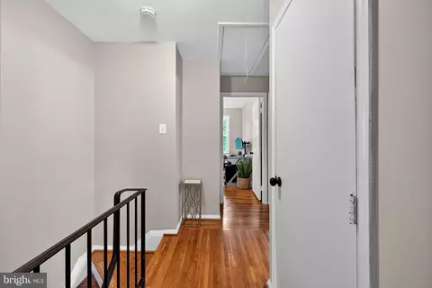 Entry Way - 6517 Orono Ct, Springfield, VA 22152 photo 8 of 10