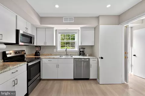 Kitchen - 6517 Orono Ct, Springfield, VA 22152 photo 2 of 5