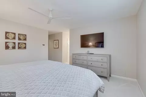 Bedroom - 1477 Hampton Hill Cir, Mclean, VA 22101 photo 2 of 7