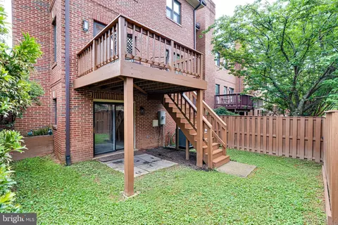 Exterior - 1477 Hampton Hill Cir, Mclean, VA 22101 photo 10 of 12