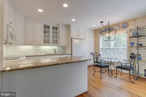 Kitchen - 1477 Hampton Hill Cir, Mclean, VA 22101 photo 2 of 4