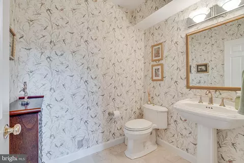 Bath - 1477 Hampton Hill Cir, Mclean, VA 22101 photo 1 of 6