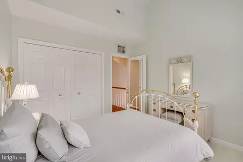 Bedroom - 1477 Hampton Hill Cir, Mclean, VA 22101 photo 7 of 7