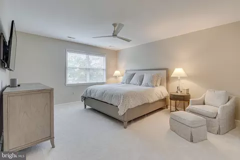 Bedroom - 1477 Hampton Hill Cir, Mclean, VA 22101 photo 1 of 7