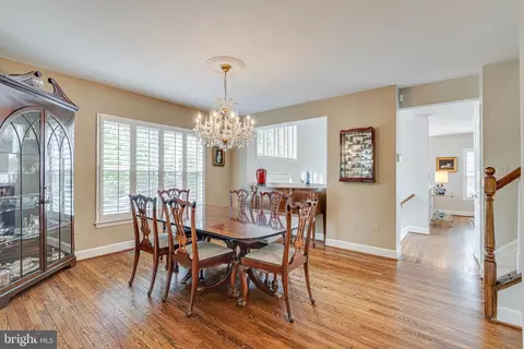 Dining - 1477 Hampton Hill Cir, Mclean, VA 22101 photo 2 of 5