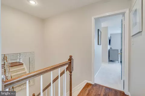 Entry Way - 1477 Hampton Hill Cir, Mclean, VA 22101 photo 7 of 9