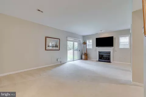 Living - 1477 Hampton Hill Cir, Mclean, VA 22101 photo 6 of 8