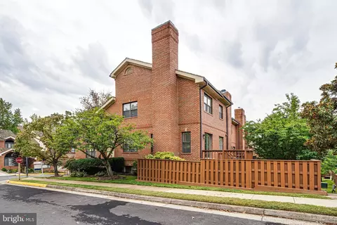 Exterior - 1477 Hampton Hill Cir, Mclean, VA 22101 photo 5 of 12