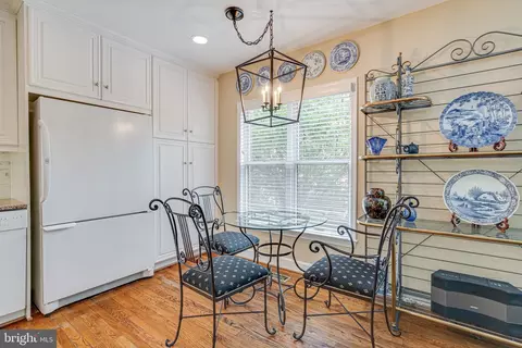 Dining - 1477 Hampton Hill Cir, Mclean, VA 22101 photo 4 of 5
