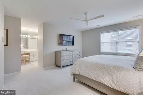 Bedroom - 1477 Hampton Hill Cir, Mclean, VA 22101 photo 3 of 7