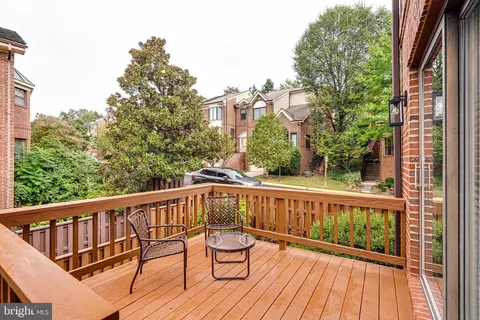 Exterior - 1477 Hampton Hill Cir, Mclean, VA 22101 photo 7 of 12