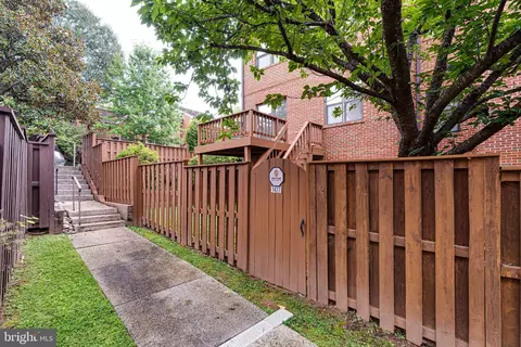 Exterior - 1477 Hampton Hill Cir, Mclean, VA 22101 photo 12 of 12