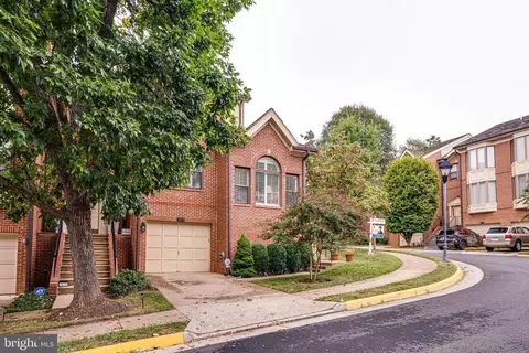 Exterior - 1477 Hampton Hill Cir, Mclean, VA 22101 photo 3 of 12