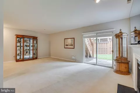 Living - 1477 Hampton Hill Cir, Mclean, VA 22101 photo 8 of 8