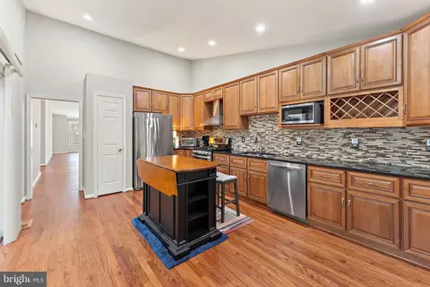 Kitchen - 6501 Legendgate Pl, Burke, VA 22015 photo 3 of 4