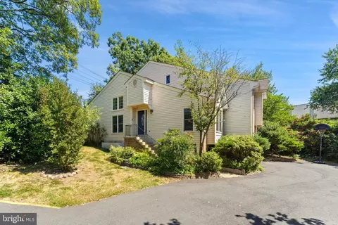 Exterior - 6501 Legendgate Pl, Burke, VA 22015 photo 4 of 5