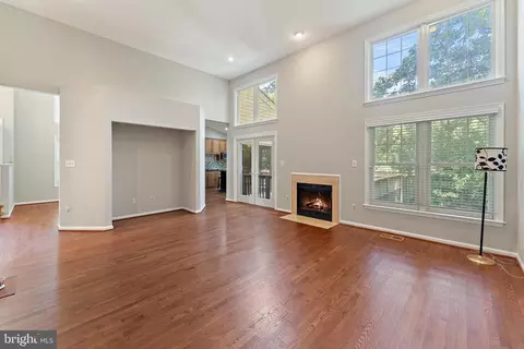 Living - 6501 Legendgate Pl, Burke, VA 22015 photo 2 of 7