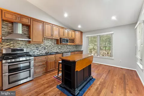 Kitchen - 6501 Legendgate Pl, Burke, VA 22015 photo 2 of 4