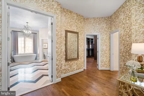 Entry Way - 7795 Glenhaven Ct, Mclean, VA 22102 photo 11 of 12