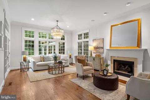 Living - 7795 Glenhaven Ct, Mclean, VA 22102 photo 1 of 6