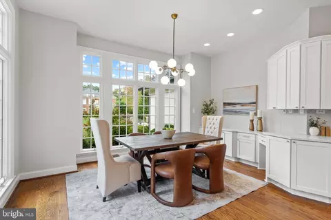 Dining - 7795 Glenhaven Ct, Mclean, VA 22102 photo 4 of 4