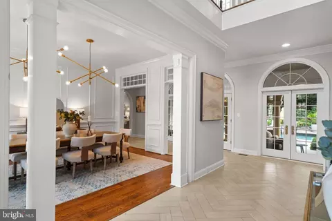 Entry Way - 7795 Glenhaven Ct, Mclean, VA 22102 photo 2 of 12