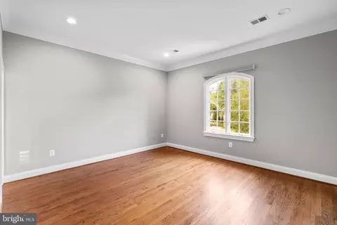 Bedroom - 7795 Glenhaven Ct, Mclean, VA 22102 photo 1 of 5