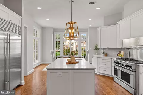 Kitchen - 7795 Glenhaven Ct, Mclean, VA 22102 photo 4 of 6