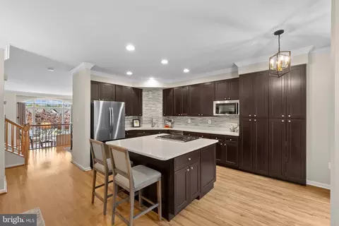 5255 Morning Mist Ln, Alexandria, VA 22312