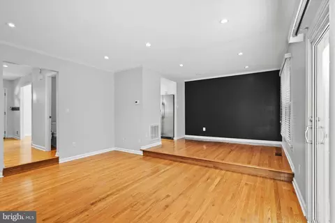 Living - 7931 Birchtree Ct, Springfield, VA 22152 photo 3 of 4
