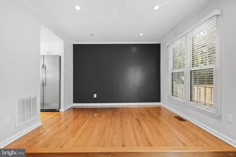 Living - 7931 Birchtree Ct, Springfield, VA 22152 photo 2 of 4